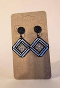 Earrings: black/white/pearl