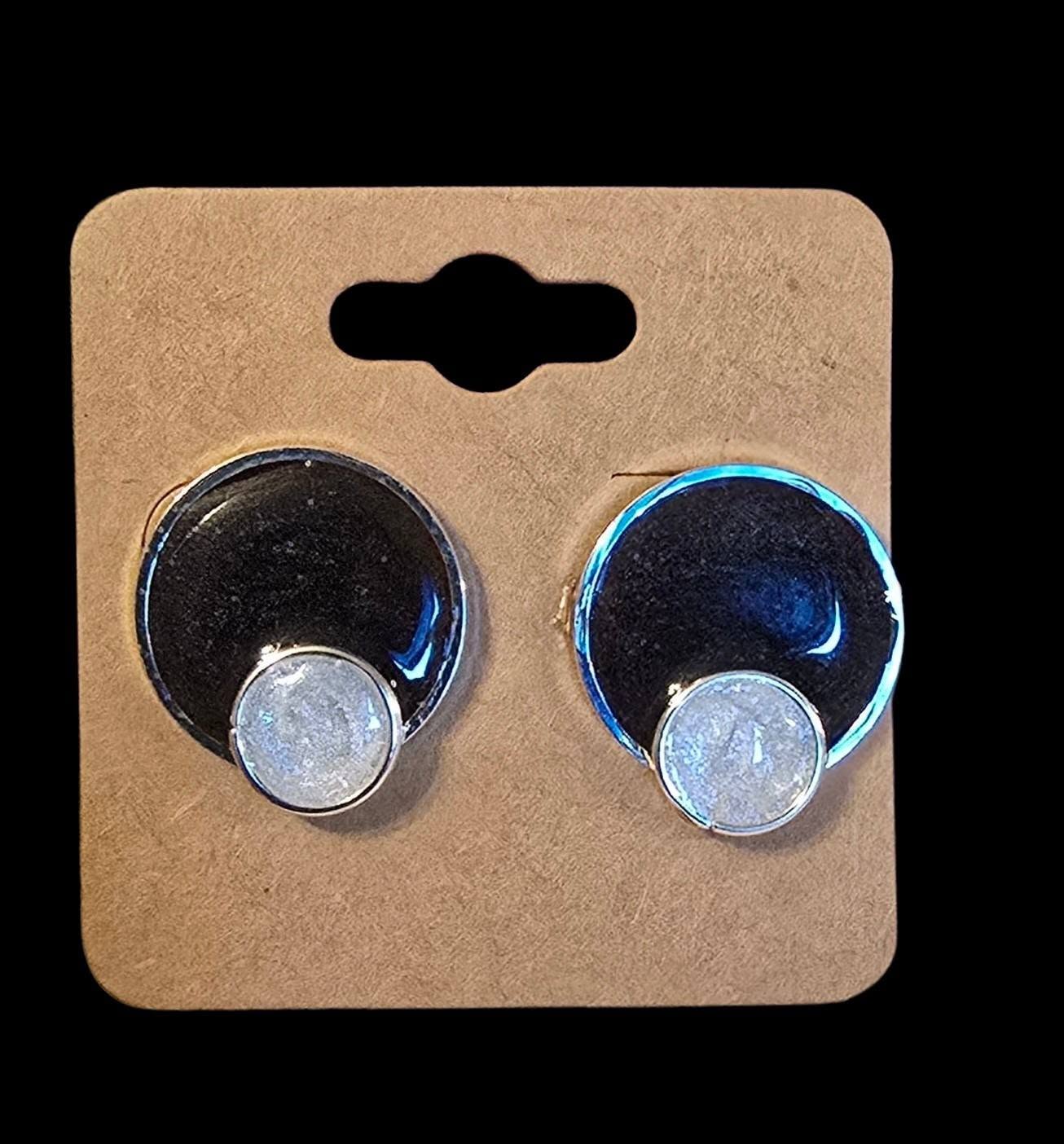 Earrings - studs: black/white double circle
